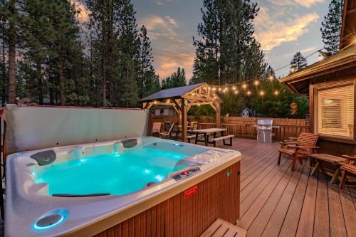 A SNOWMASS HAVEN - EV Charger - Walk to Slopes/lake in Big Bear Lake, USA