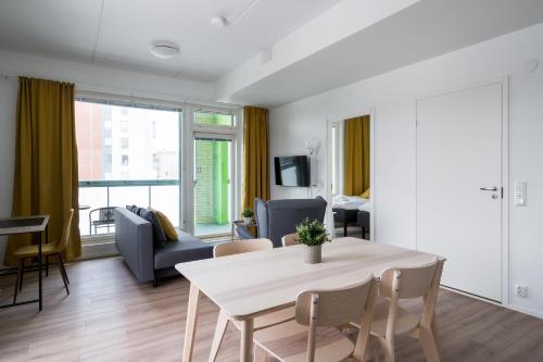 2 bedrooms, 5 beds