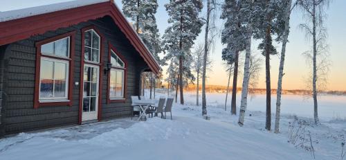 Lakeside log cabin Främby Udde Falun