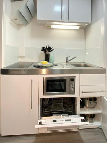 Konyha, 1,5 Zimmer Apartment in S-Bahn Nähe, 35 qm, max 4 Pers, zentral, private Terasse, Internet 250 MBit (1,5 Zimmer Apartment in S-Bahn Nahe, 35 qm, max 4 Pers, zentral, private Terasse, Internet 250 MBit) in Gartringen