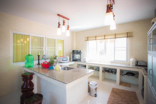 Thararin Villa near Bueng Chawak Aquarium