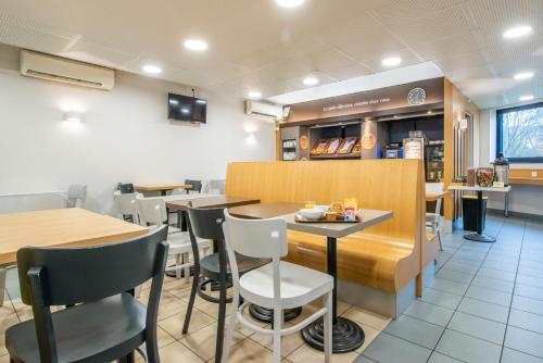 อาหารและเครื่องดื่ม, B&B HOTEL Cholet Sud in โชเลต์