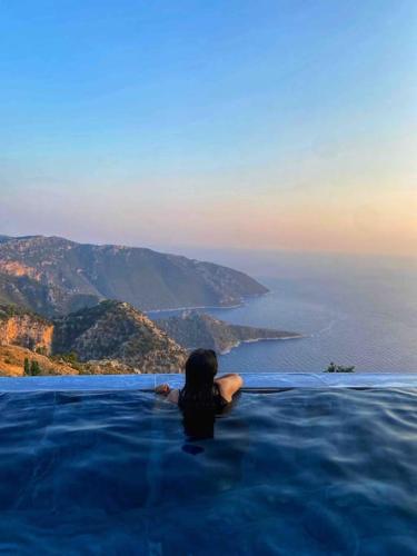 Mavi ve yeşilin sonsuz tonu (Villa blueview )