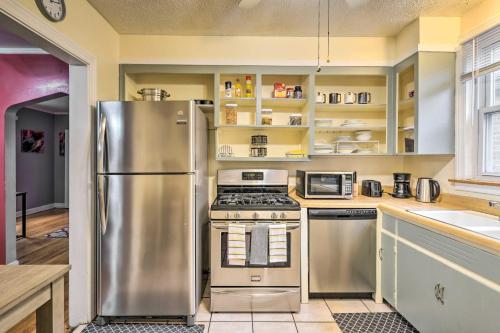 Chicago Home with Spacious Yard 14 Mi to Dtwn in Chicago, USA