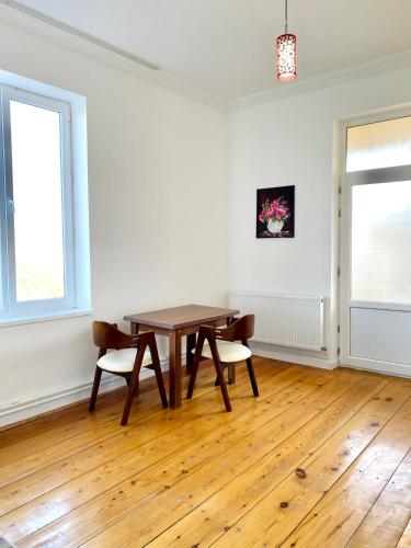 Lia's Guest House