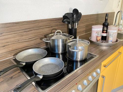 2 Zimmer Apartment, 70 qm, max 4 Pers, private Terasse, 2 Parkplätze, Internet 250 MBit