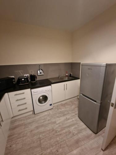 Kitchen, LaLuNa One Bedroom Apartment Newcastle in Benwell and Scotswood