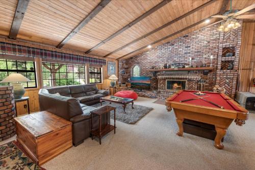 TEAKWOOD - Close to Lake and Slopes in Big Bear Lake, USA