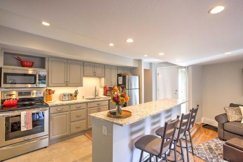 Chic Breckenridge Condo with New Luxe Furnishings! - image 11