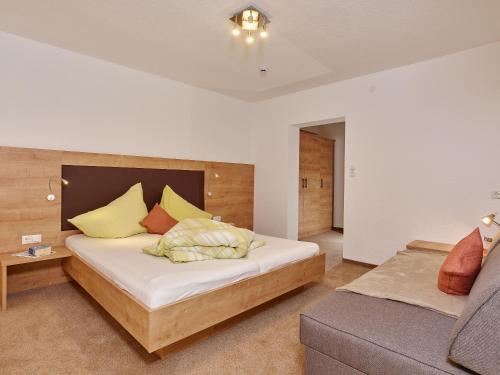 Fremdenpension Alpenruhe - main image