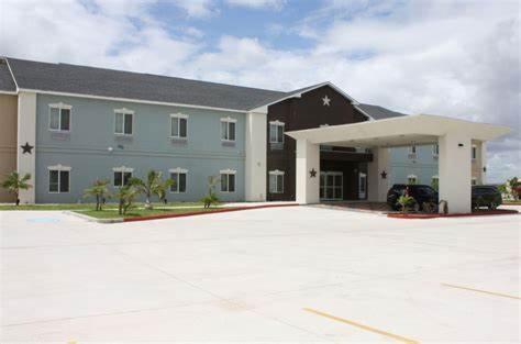 La Plaza Inn and Suites - Freer TX