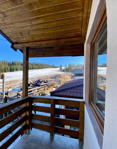 balcon/terasă, Pensiunea Carmen in Rânca - Novaci