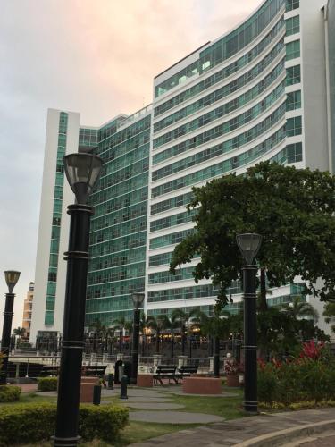 Exterior view, Apartments Puerto Santa Ana in Guayaquil