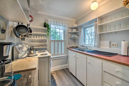 Charming Belfast Home, Walk to Downtown!