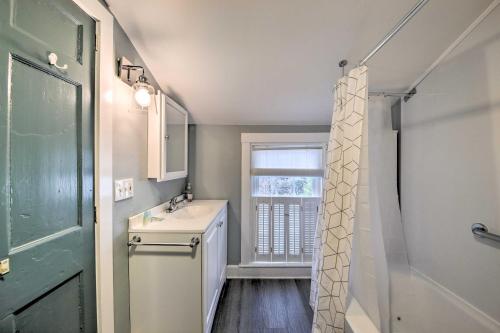 Charming Belfast Home, Walk to Downtown!