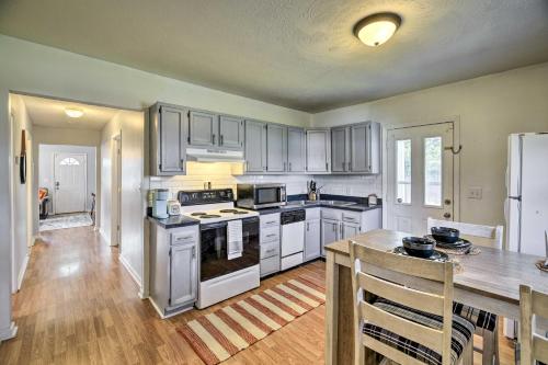 Pet-Friendly Charleston Home with Fenced Yard! in Charleston, USA