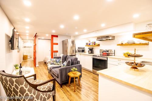 Comfy Apartment Steps to the Beach