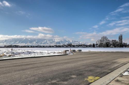 Modern Mountain Townhome - Ski Nearby