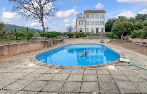 Awesome Apartment In Fox Amphoux With Outdoor Swimming Pool, 2 Bedrooms And Wifi - Location saisonnière - Fox-Amphoux