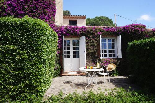 Lovely cottage with private garden and shared pool, Roquebrune-sur-Argens - Location saisonnière - Sainte-Maxime