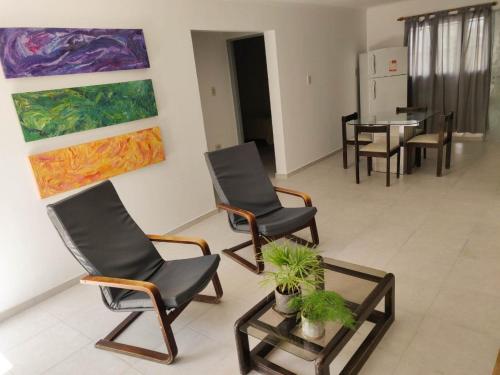 2 bedrooms, 4 beds