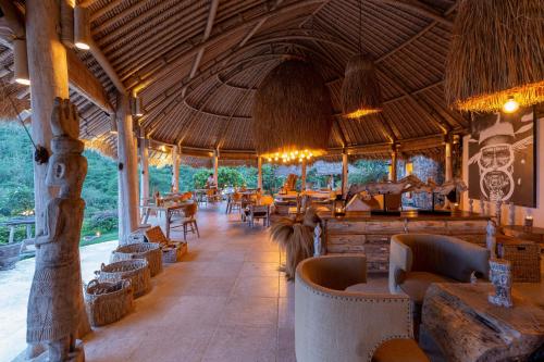 Restaurant, Mathis Lodge in Amed