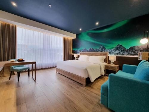Hemangini Hotel Bandung Room Type - Executive Aurora King Bed