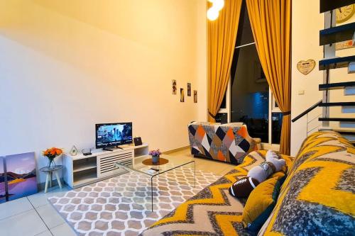 Elegant 5STAR Resort Suite Mid Valley KL Sunway by Stayz Suites with Shopping Complex, Kuala Lumpur