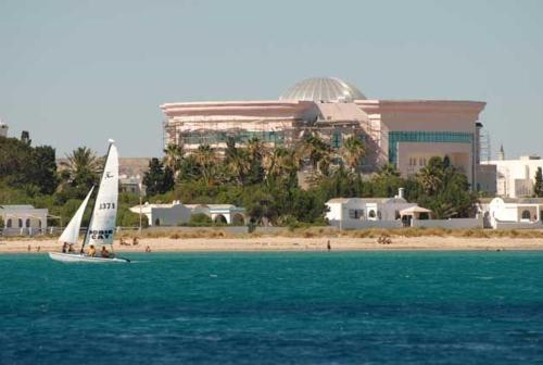 Hammamet northern border (Nabeul), 200m from sea and downtown