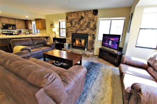 Summit Ski Shack - main image