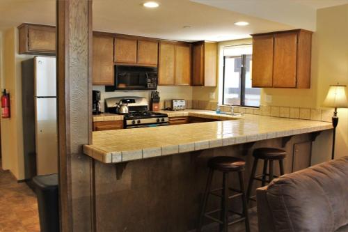 Summit Ski Shack - image 9