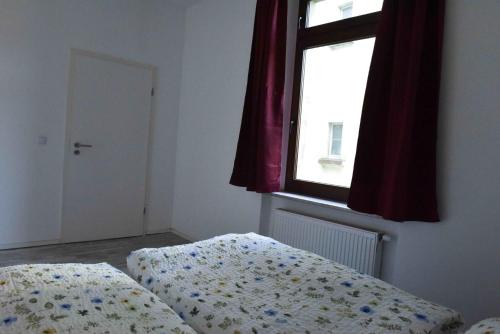 3 bedrooms, 4 beds