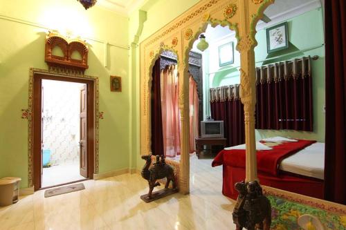 Gouri Heritage Haveli Hotel