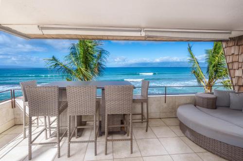 Direct Oceanfront Penthouse - Tap to explore photos