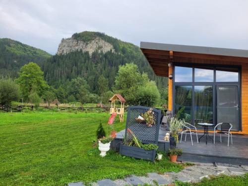 Заобикаляща среда, Casuta de sub stanca Apuseni cu hot tub si sauna in Lupsa