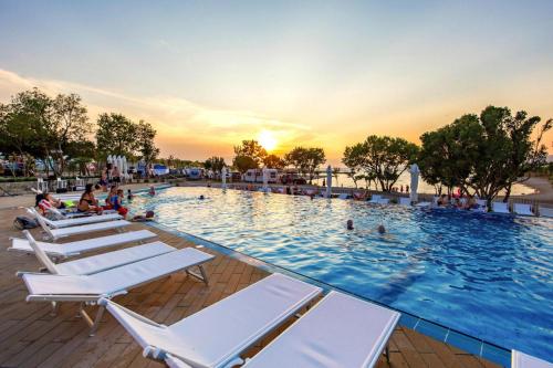 Mobile Homes in Camping Omisalj, island Krk, with swimmingpool