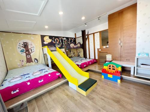 Family Room with Terrace image 7