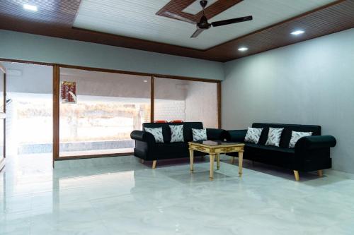 Royal squad Villa 238