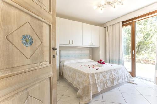 Villa Janas Luxury Villa surrounded by large park, swimming pool, parking and Wifi