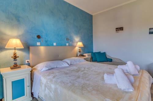 Hotel Pegasus-Adult Friendly – Thassos Town, MO