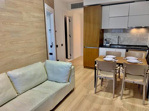 Panoramic flat in White Sails from Sunrayhome - Tap to explore photos