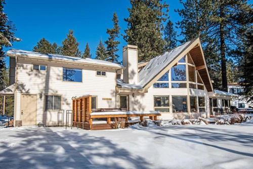 Deschutes Riverfront Home - Meredith Lodging, Sunriver