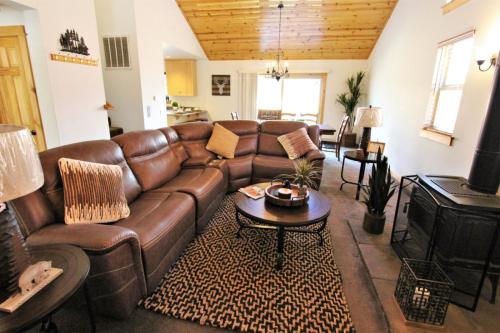 Knotty & Nice - image 7