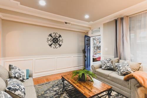 Chic & Cozy City Living Enjoy Baltimore in Style in Baltimore, USA