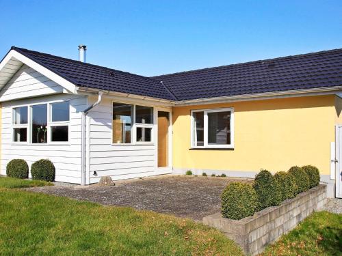 6 person holiday home in Hejls