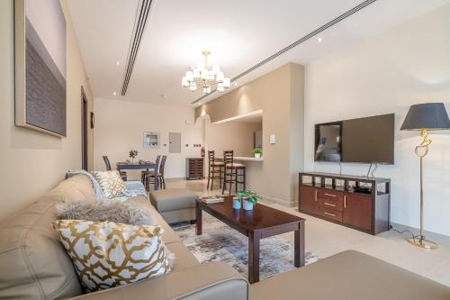 Spacious 2BDR Apartment in Business Bay Habtoor City - image 8