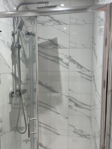 Park View Serviced Apartment - Next to Northolt Tube Station - Near Central London & Wembley 4