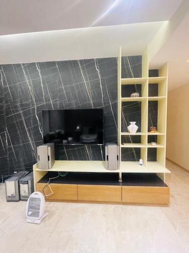 Woodlands Apartment- Fully furnished Luxury Apt