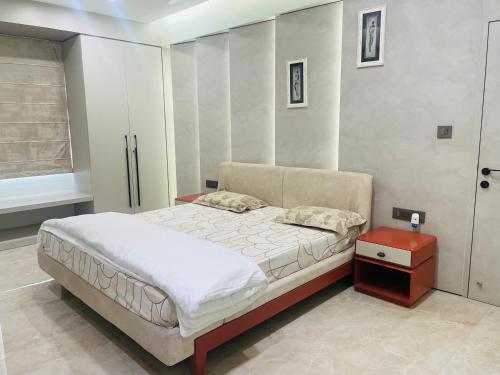 Woodlands Apartment- Fully furnished Luxury Apt