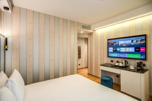 CC Palace Hotel - image 4